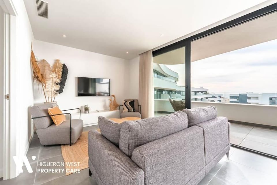 TV and multimedia, Balcony/Terrace, Seating area