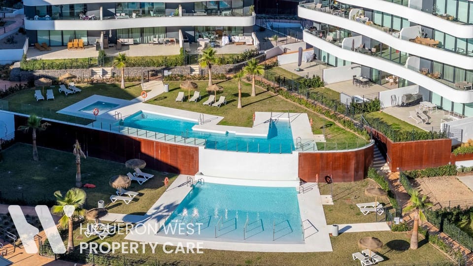 Property building, Swimming pool