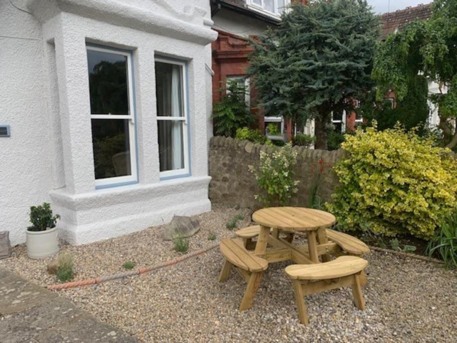 The Blue Cottage with luxurious Super King bed House in England