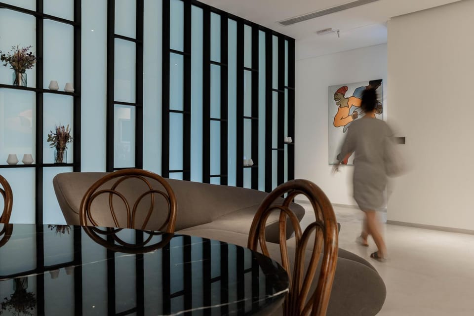 Living room, Seating area, group of guests