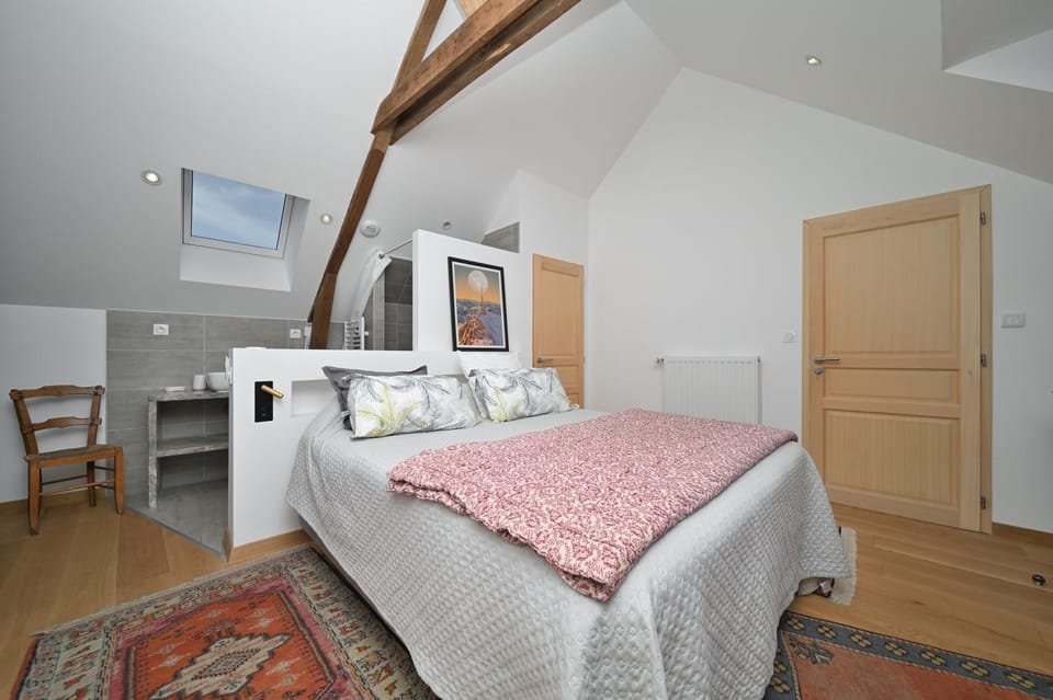 Property building, Living room, Bedroom