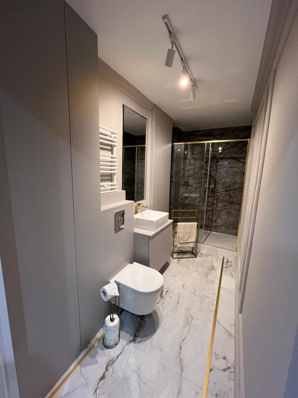 Shower, Toilet, Bathroom
