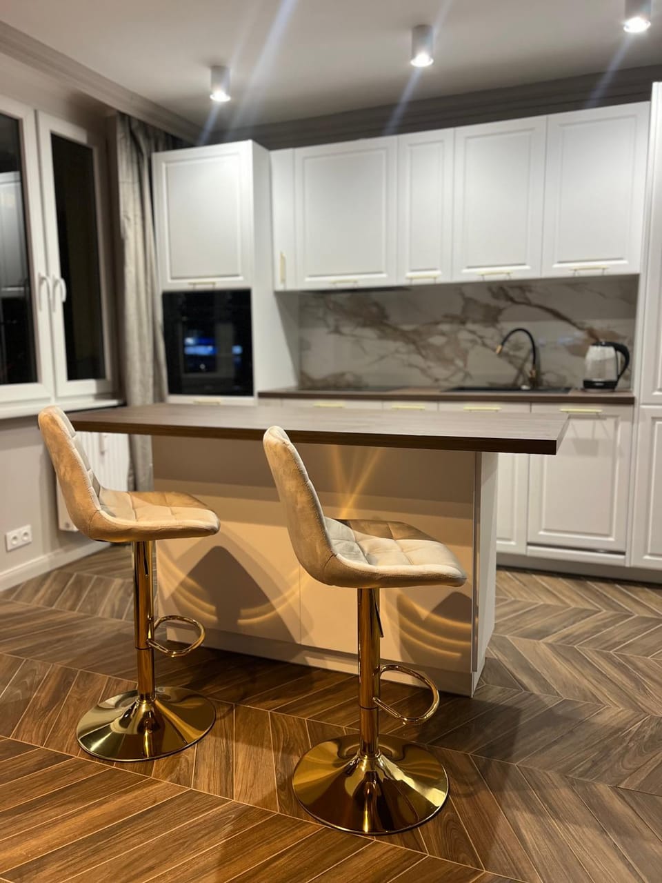 Kitchen or kitchenette, hair dresser