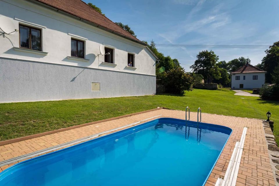 Property building, Summer, Swimming pool
