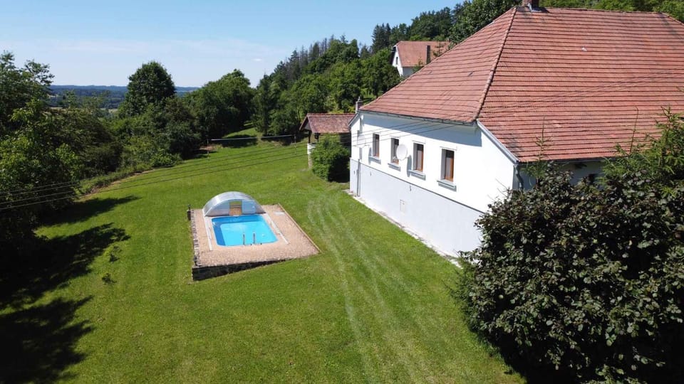 Property building, Summer, Swimming pool