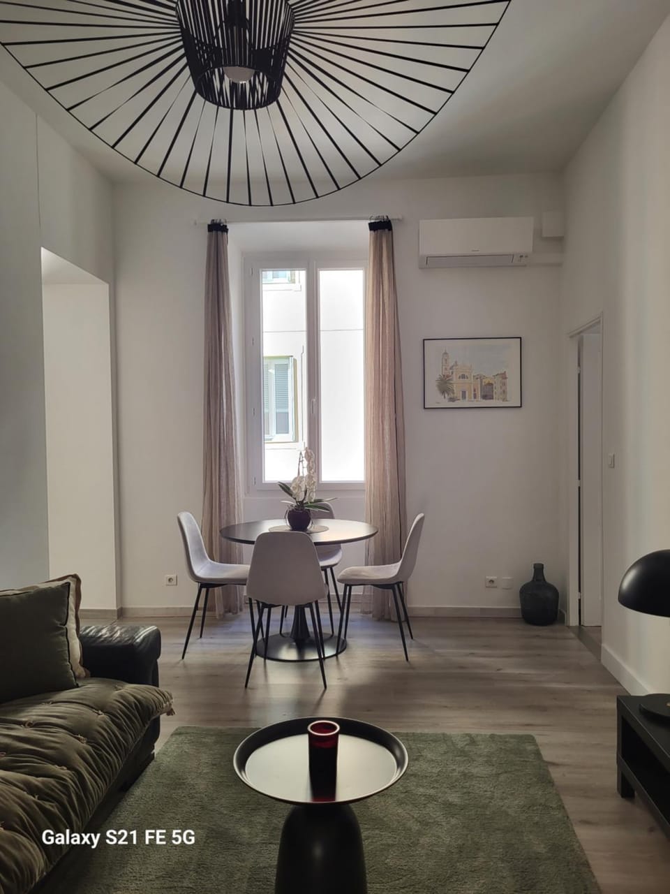 Living room, Seating area, Dining area, air conditioner