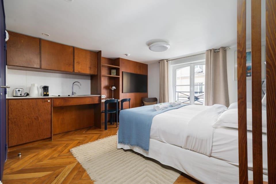 Bed, Kitchen or kitchenette, Photo of the whole room, Bedroom, hair dresser