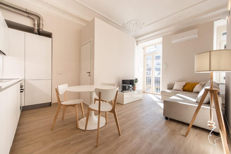 TV and multimedia, Kitchen or kitchenette, Living room, Seating area, Dining area, air conditioner