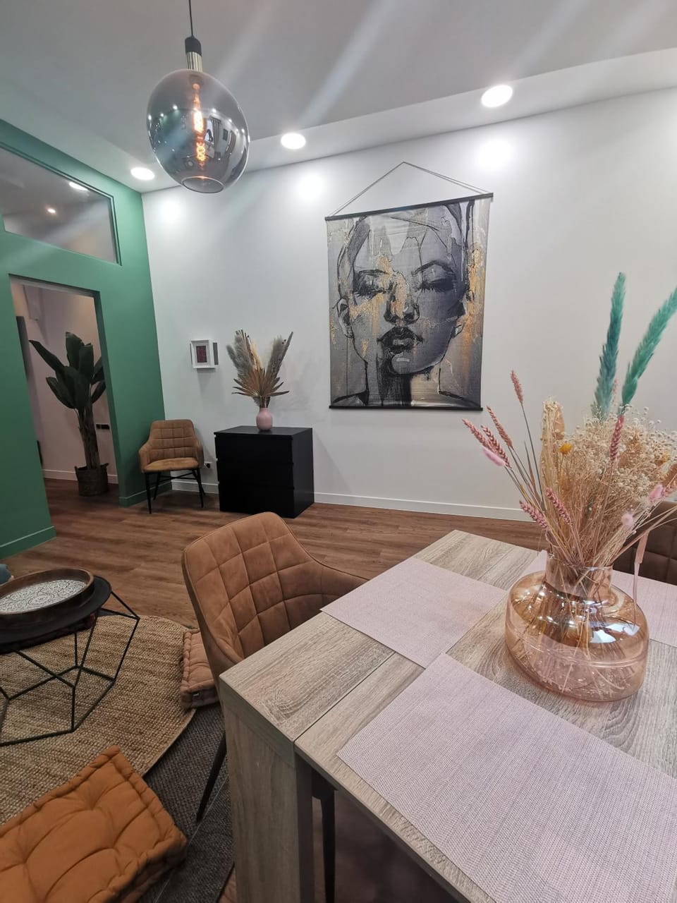 Living room, Seating area