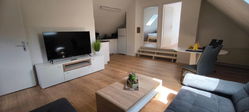 TV and multimedia, Kitchen or kitchenette, Living room, Dining area, kitchen, kitchen
