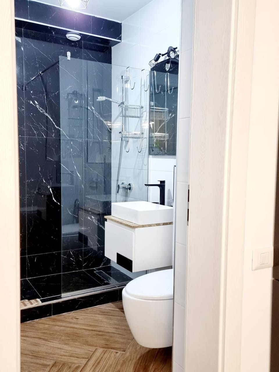 Black & White - Endless Summer Mamaia Nord Apartaments Apartment in Constanța County