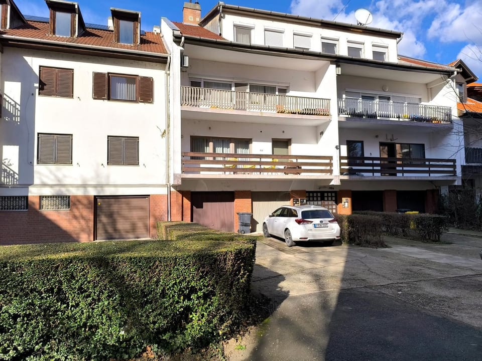 Property building, Neighbourhood, Street view, Location