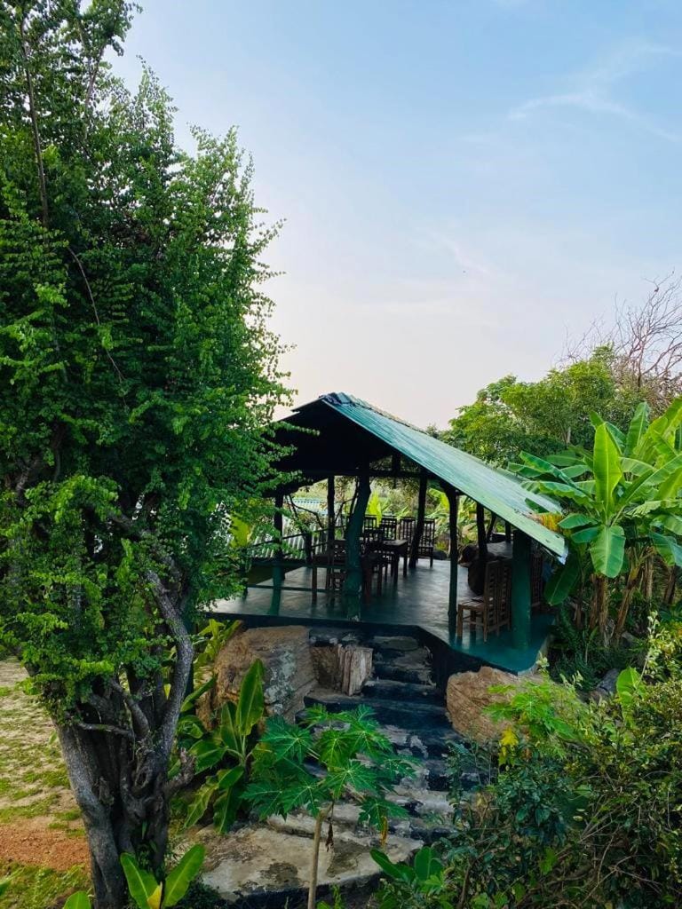 Restaurant/places to eat, Restaurant/places to eat, Garden, Garden view