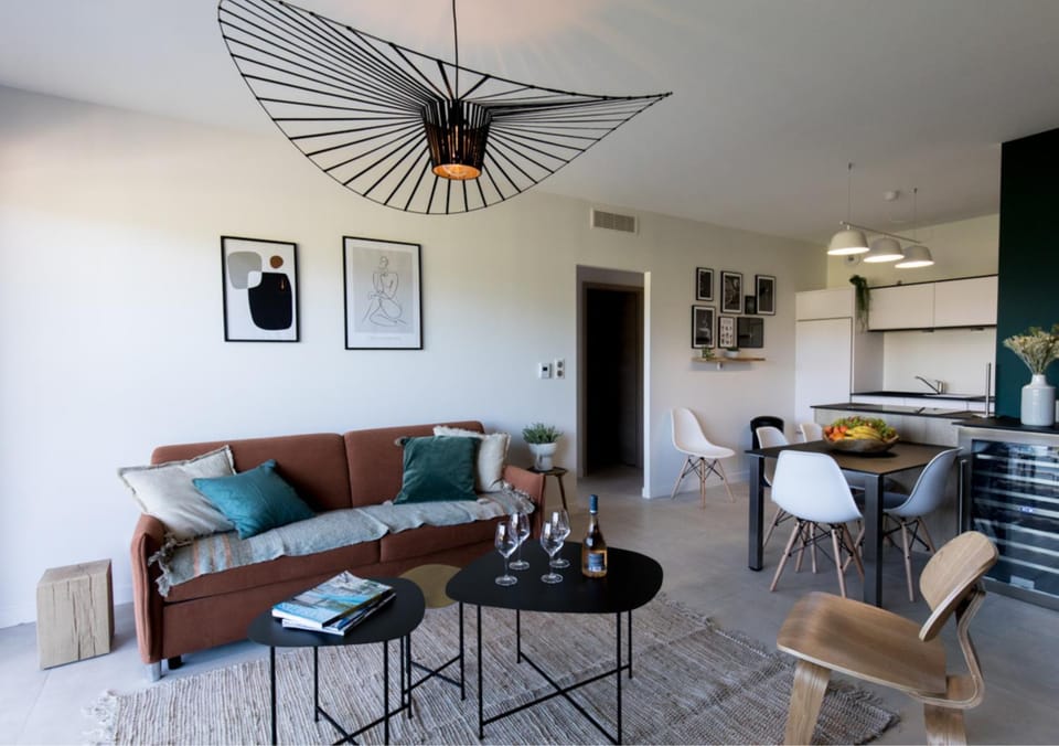Kitchen or kitchenette, Living room, Dining area, internet, air conditioner