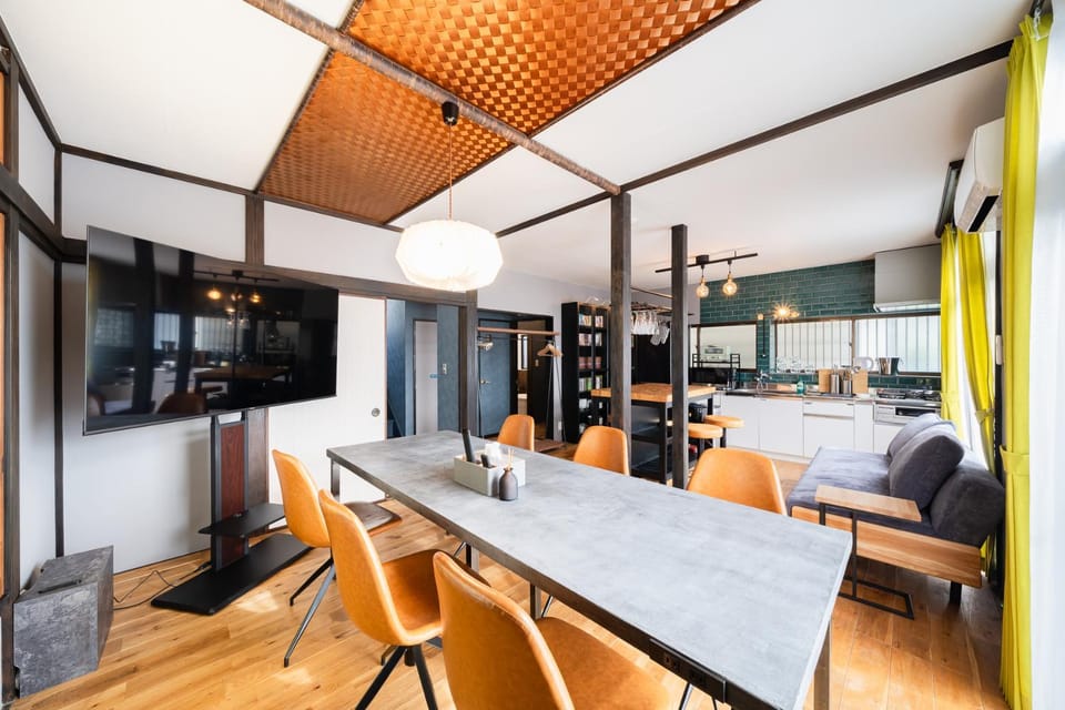 Living room, Dining area