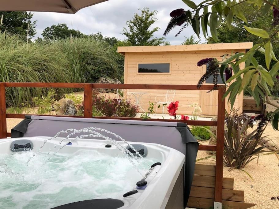 Day, Natural landscape, Hot Tub, Sauna, Spa and wellness centre/facilities
