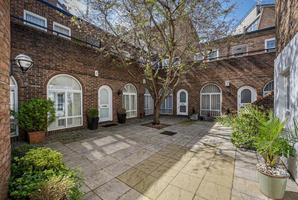 Exclusive 2Bd 2Bth in the heart of Belgravia Apartment in City of Westminster