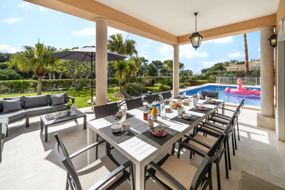 Patio, Balcony/Terrace, Dining area, Pool view, Swimming pool