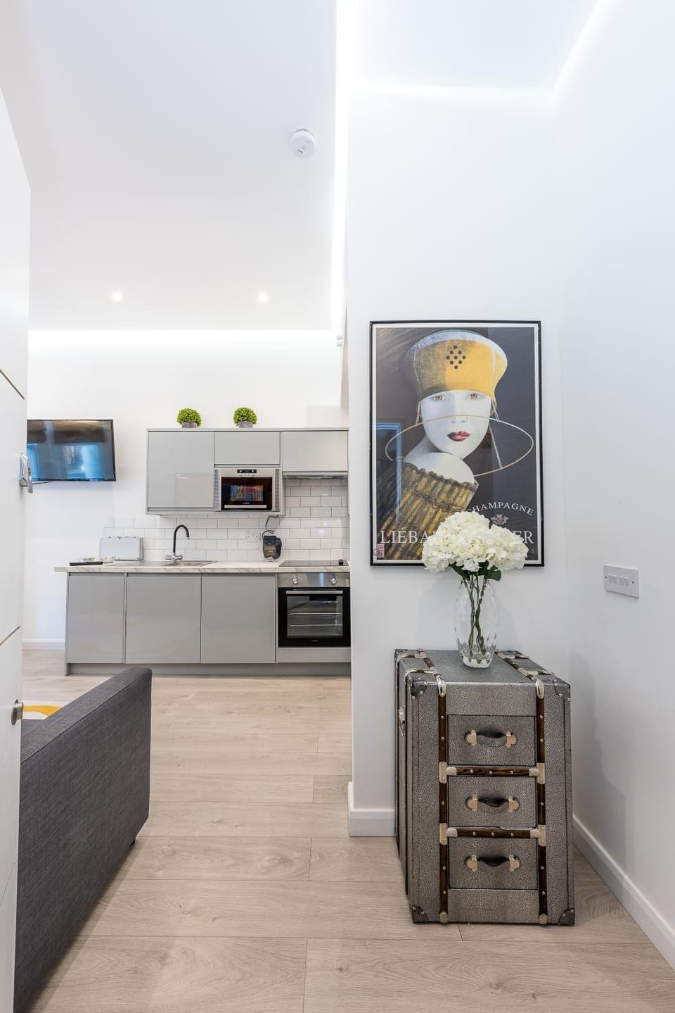 Kitchen or kitchenette, Decorative detail