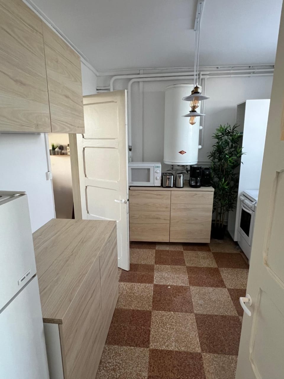 Kitchen or kitchenette