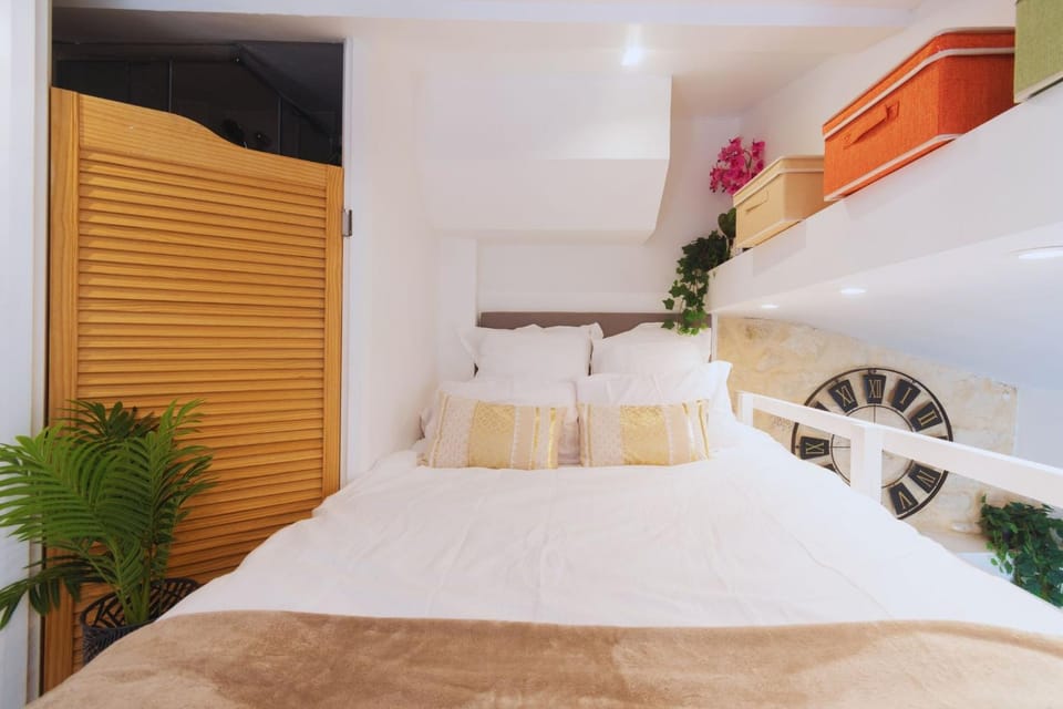 Living room, Bedroom