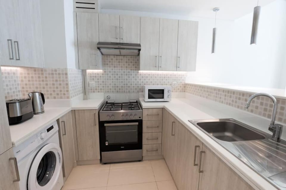 Modern 1 bedroom at Palm Jumeirah Apartment in Dubai