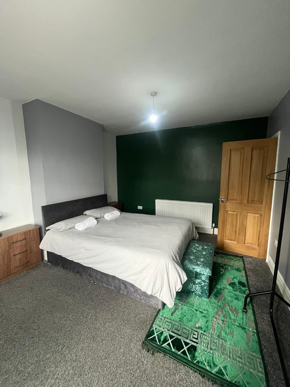 Giga Residential 4 Bedrooms, 8 guests , Near City Centre, Arcade Machine, Sky TV, Netflix, Free Wifi, Free Parking House in Newcastle upon Tyne