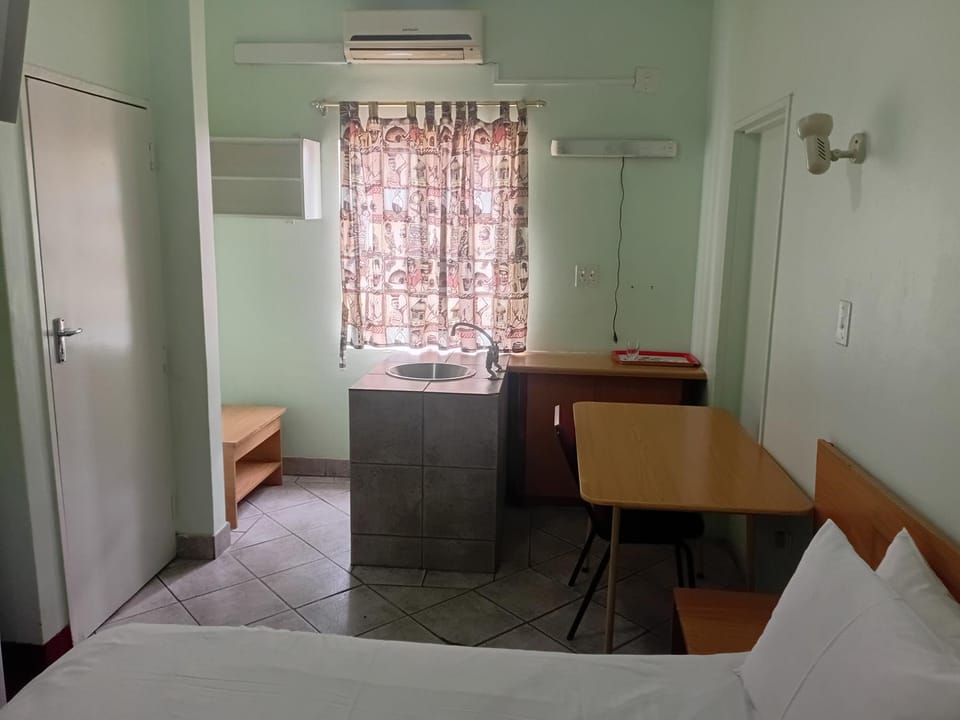 Photo of the whole room, Bedroom, air conditioner