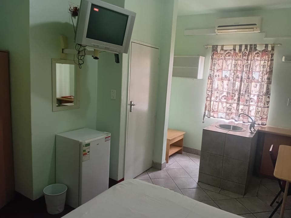 TV and multimedia, Kitchen or kitchenette, Bedroom, air conditioner