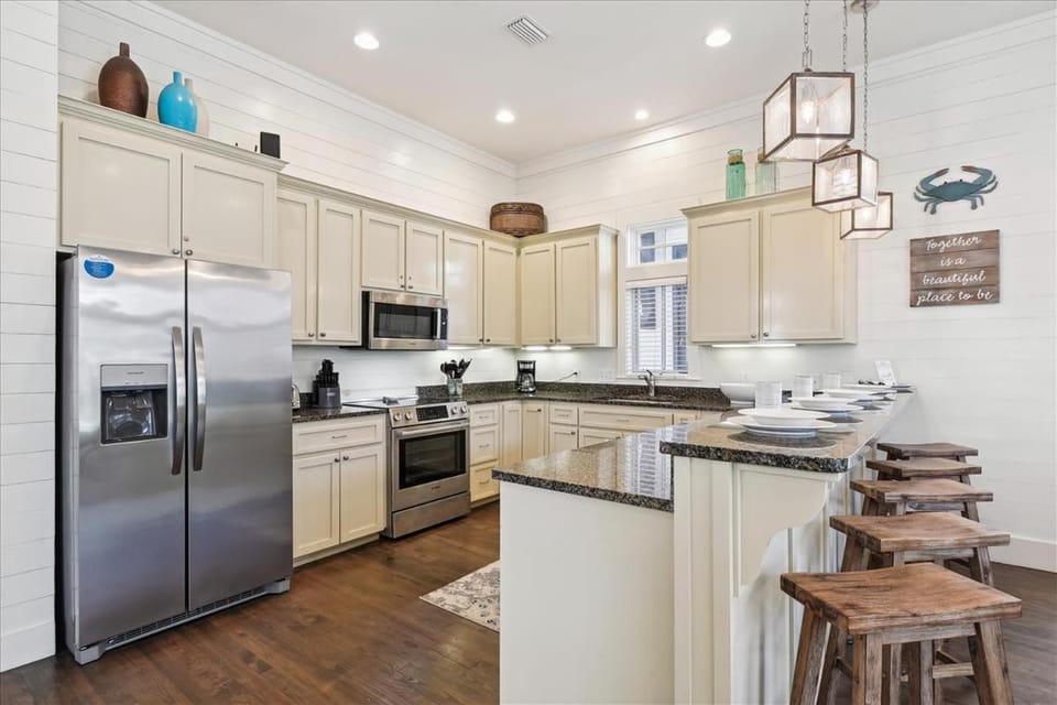 Kitchen or kitchenette, kitchen