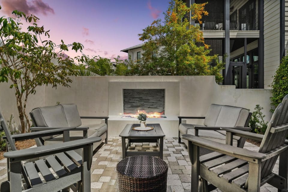 Patio, Seating area, fireplace