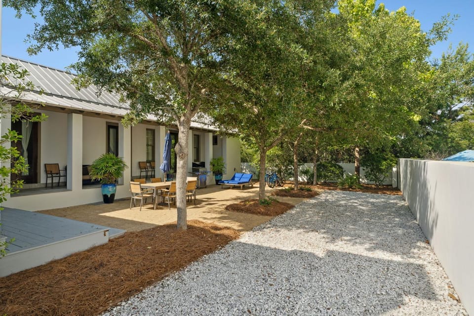 Patio, BBQ facilities, Seating area, Dining area, Cycling