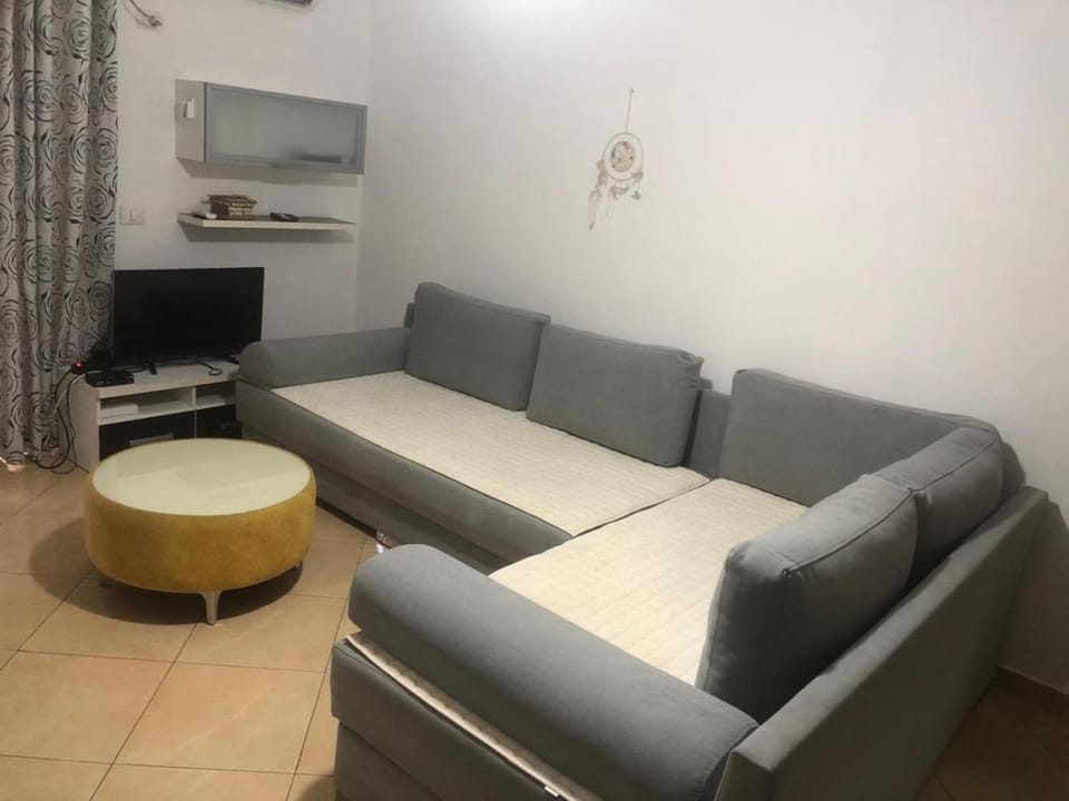 Communal lounge/ TV room, TV and multimedia, Living room