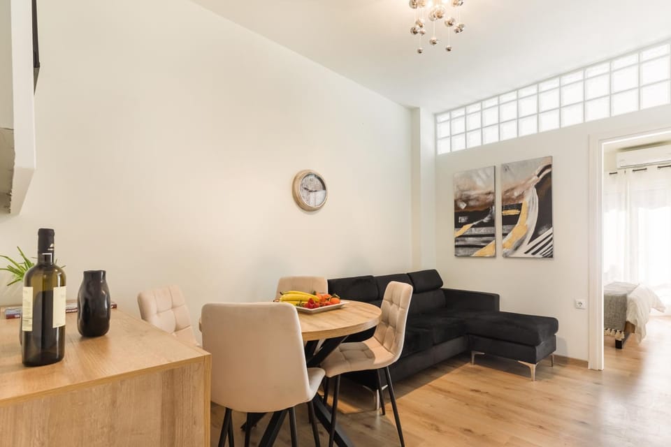 Living room, Seating area, Dining area