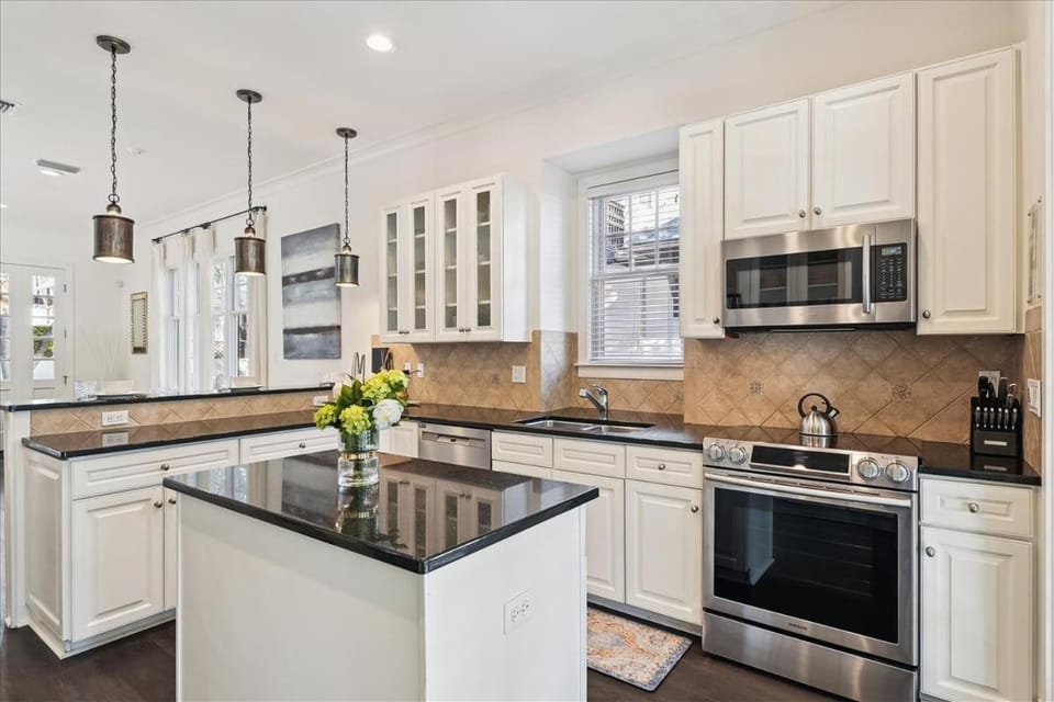 Kitchen or kitchenette, kitchen