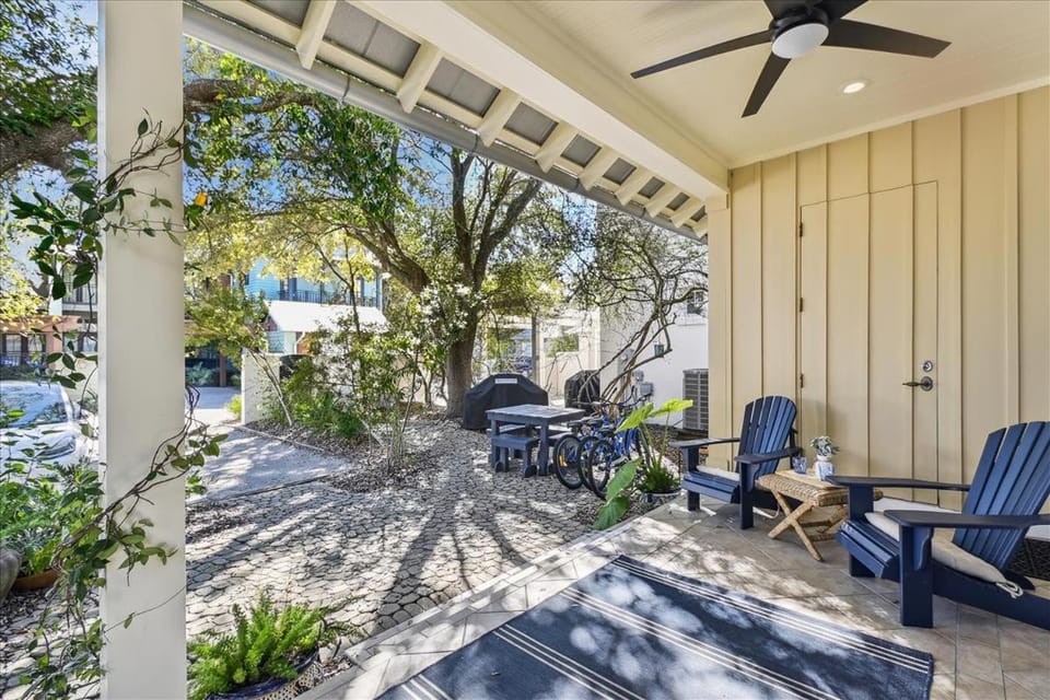 Patio, Seating area, pet friendly