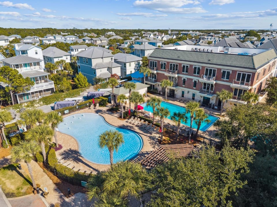 Neighbourhood, Bird's eye view, Swimming pool, Family