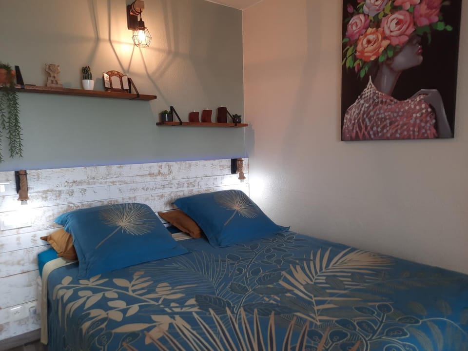 Bed, Bedroom, internet