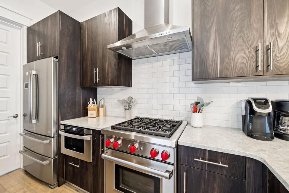 Kitchen or kitchenette, kitchen