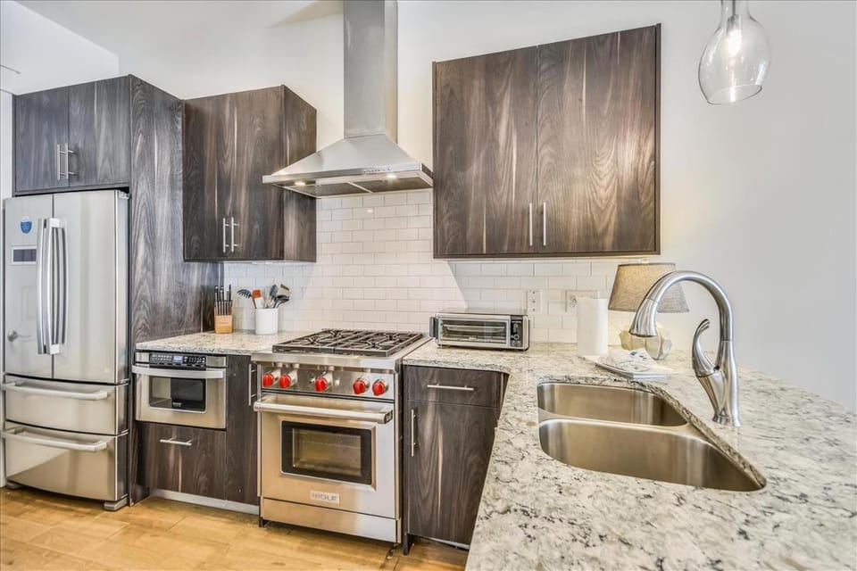 Kitchen or kitchenette, kitchen
