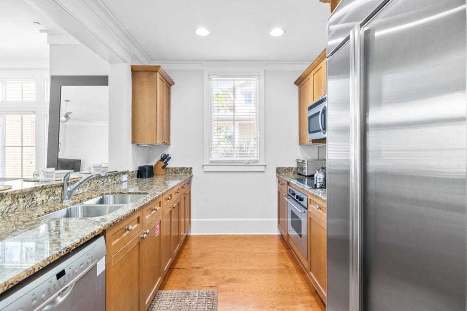 Kitchen or kitchenette, kitchen