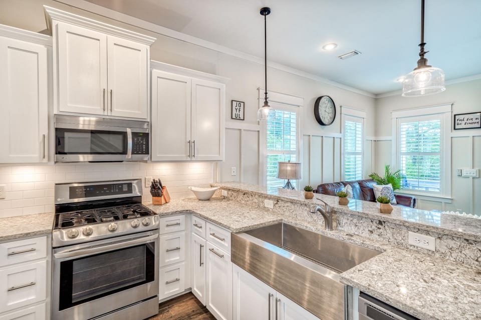Kitchen or kitchenette, kitchen