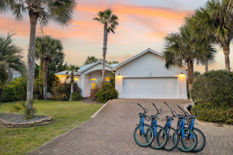Property building, Natural landscape, Cycling, Sunset, Parking