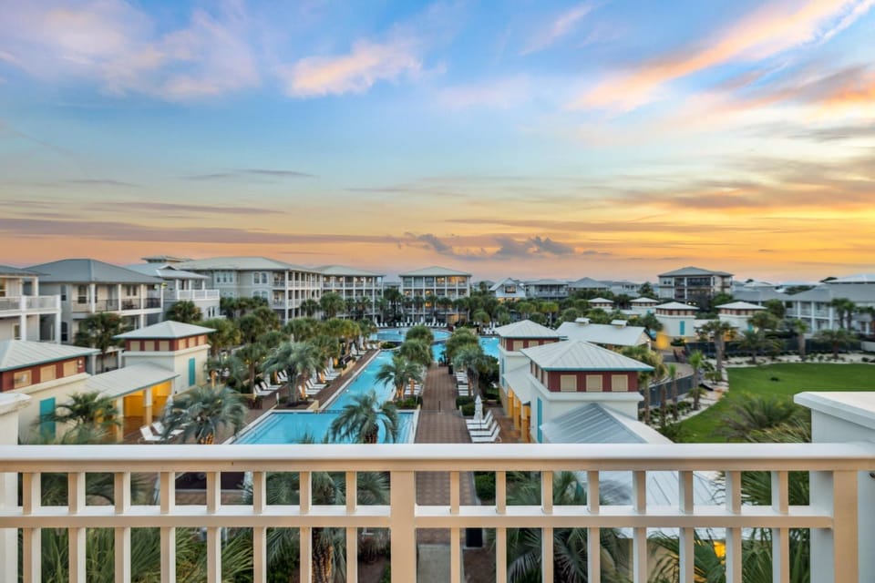 View (from property/room), Balcony/Terrace, Pool view