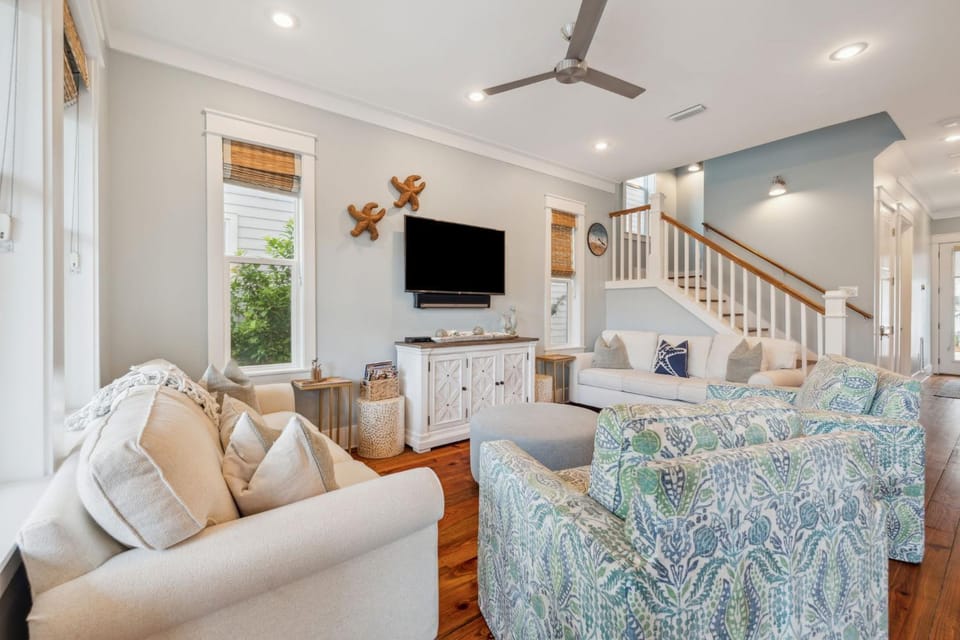 TV and multimedia, Living room, Family, pet friendly