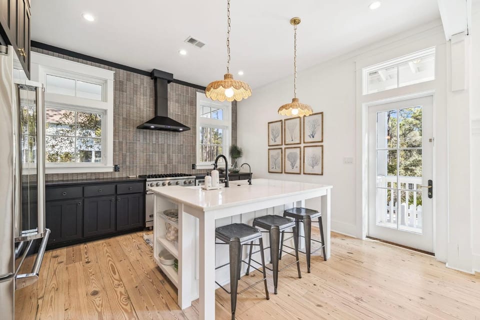 Seating area, kitchen