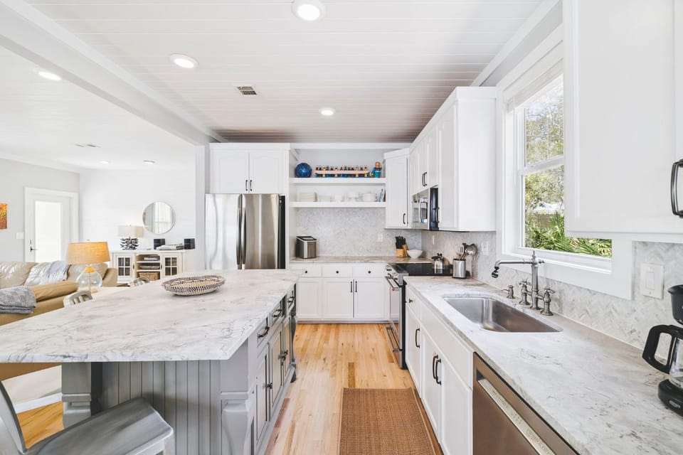 Kitchen or kitchenette, kitchen