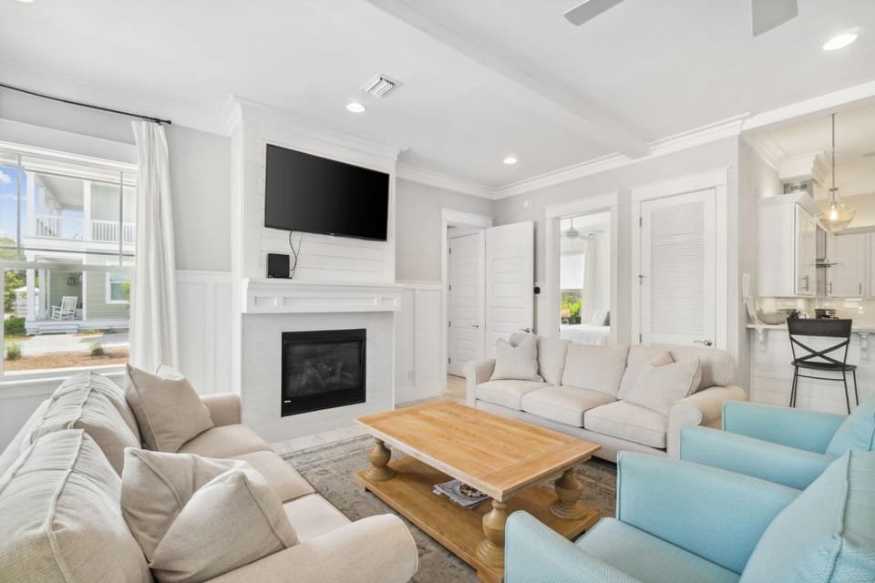 TV and multimedia, Living room, fireplace