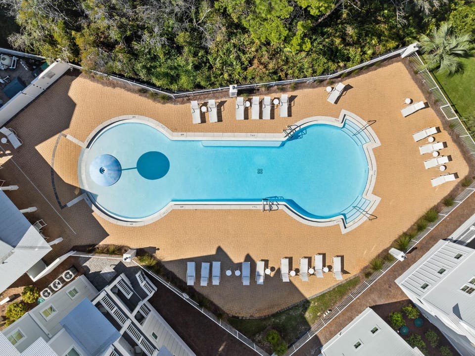 Nearby landmark, Swimming pool