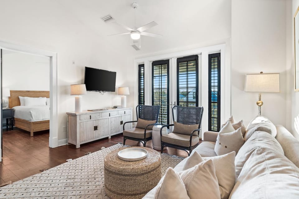 TV and multimedia, Balcony/Terrace, Living room